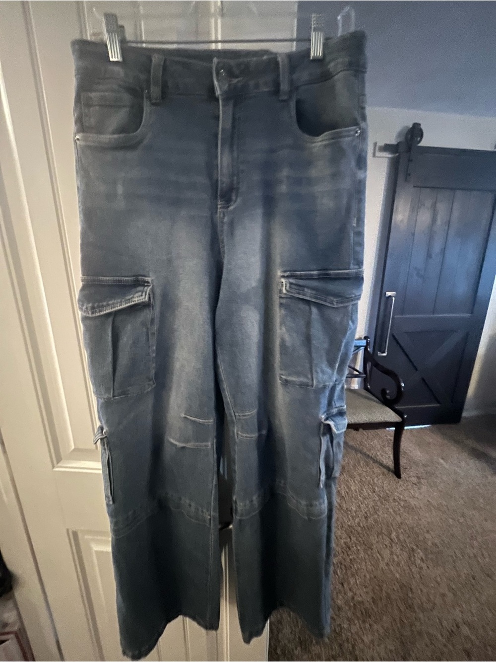 refuge Faded Blue Barrell-Styling Cargo Jeans, size 9
